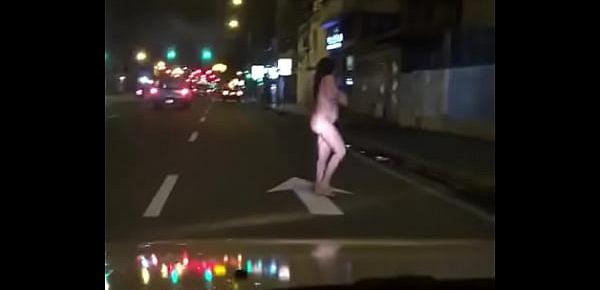  Borracha y desnuda en Guayaquil